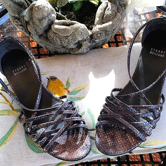 Stuart Weitzman Gray Metalic Snakeskin Sandals - Picture 6 of 7